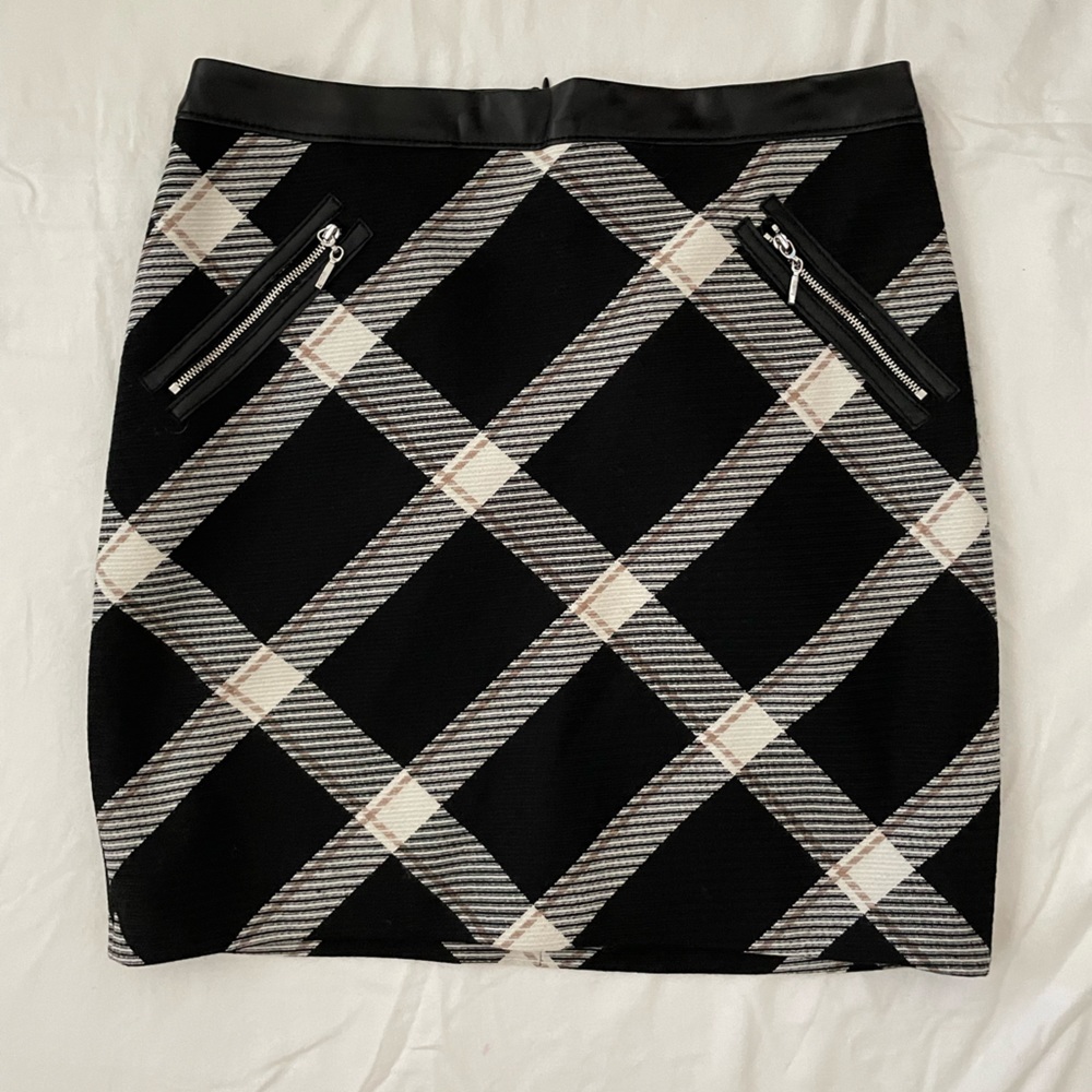 White House black market skirt, size 8